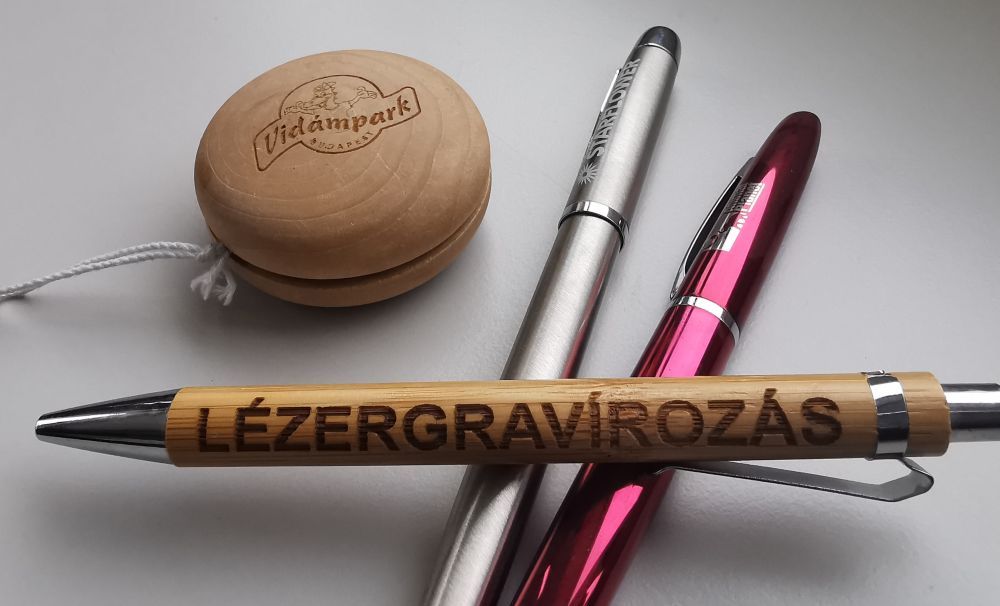 gravirozott_fa_ajandekok_cegeknek